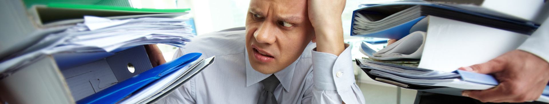 dogodki/businessman-having-headache